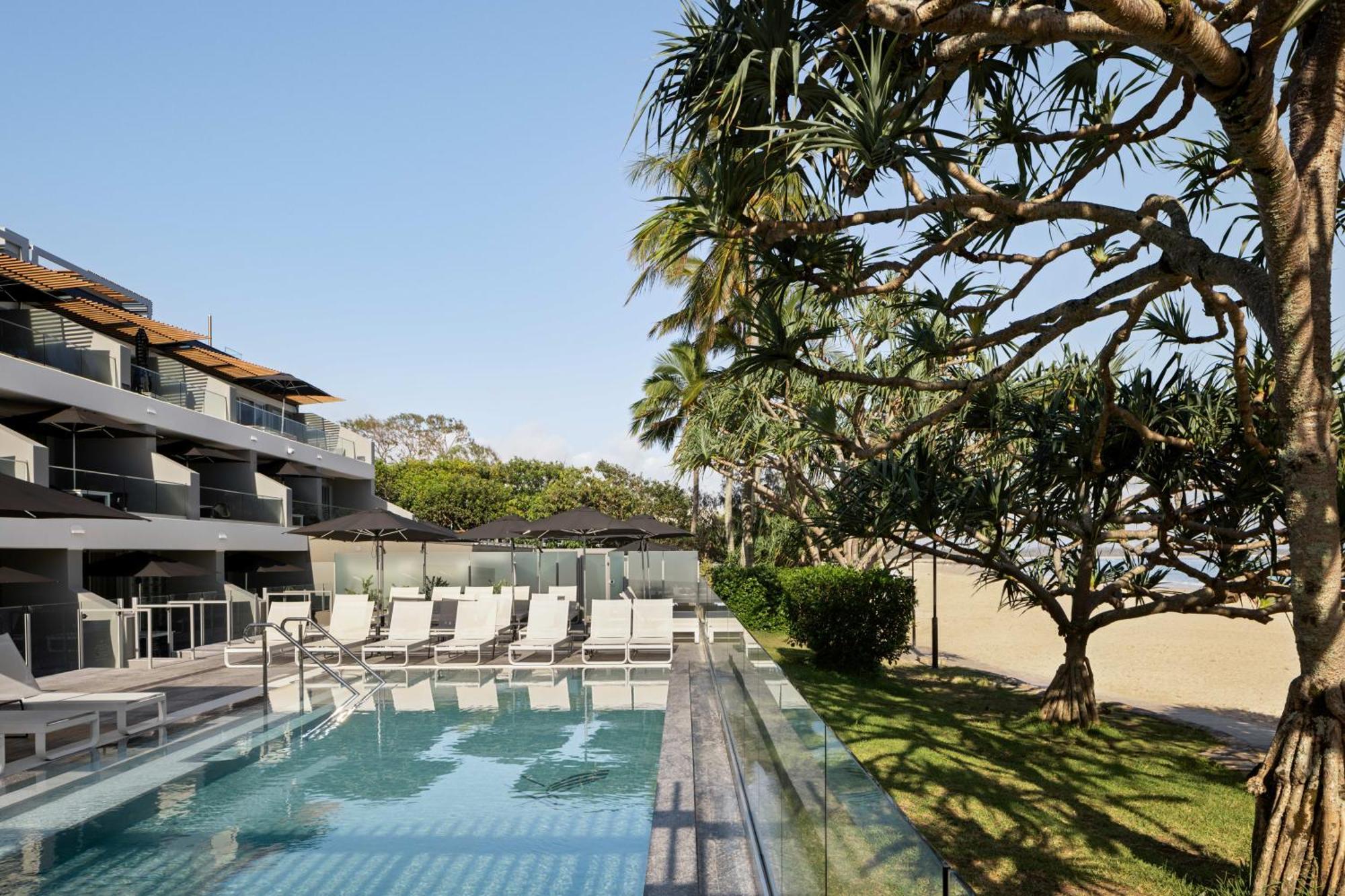 Netanya Noosa Beachfront Resort Exterior foto